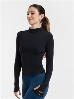 Sort varm bluse med rullekrave fra Intermezzo