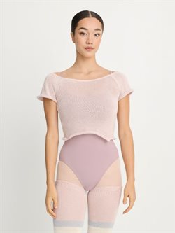 Intermezzo kort strik i pudderfarve