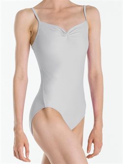 Dragt med rynk og tynde stropper i lysegrå fra Wear Moi