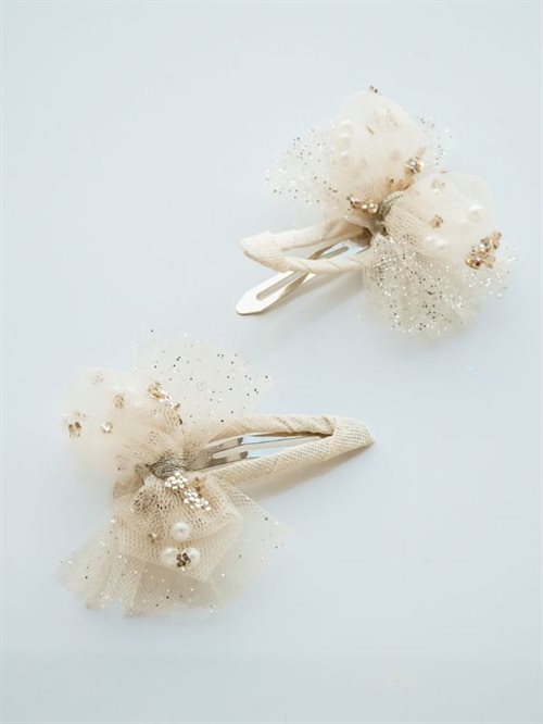 Søde hårclips med tyl og perler - råhvid
