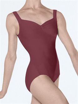 Dragt i bordeaux fra Wear Moi