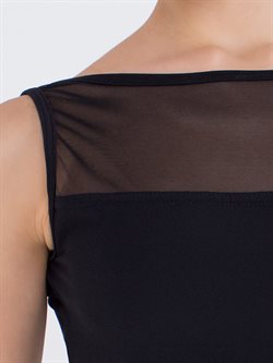 Sort dragt med mesh detaljer 