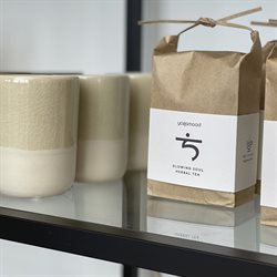 Unik beige Nordal krus af keramik 